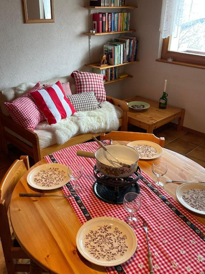 Gemuetliche Wohnung Mit Traumaussicht! Albinen Extérieur photo